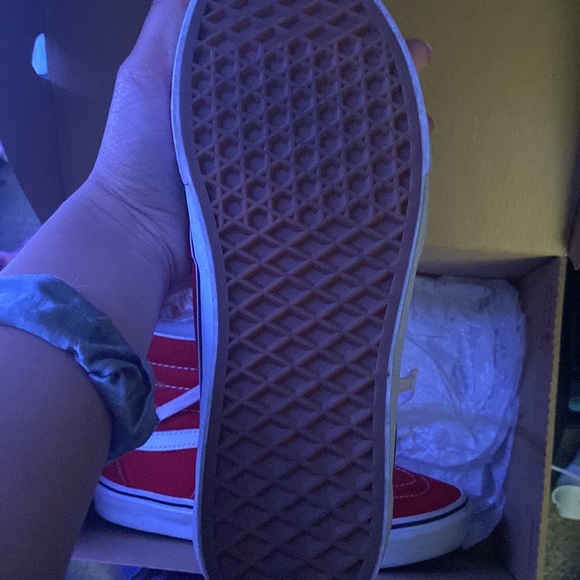 Red vans - Picture 4 of 4